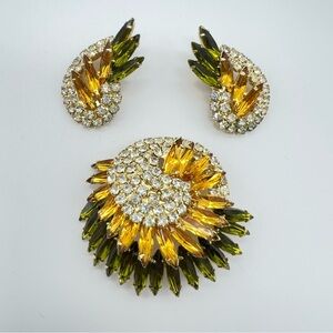 VINTAGE Brooch Set β’ Amber Green β’ Gold Tone β’ Clip Earrings